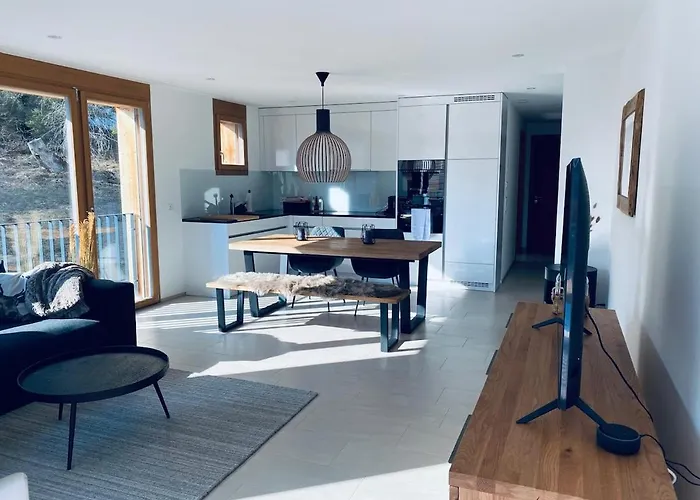 Moderne Nahe Bergbahnen * Laax