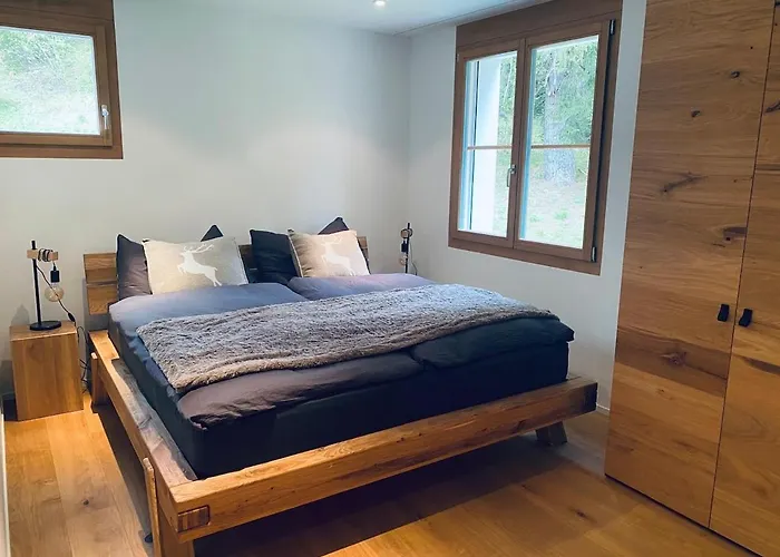 Moderne Nahe Bergbahnen Laax